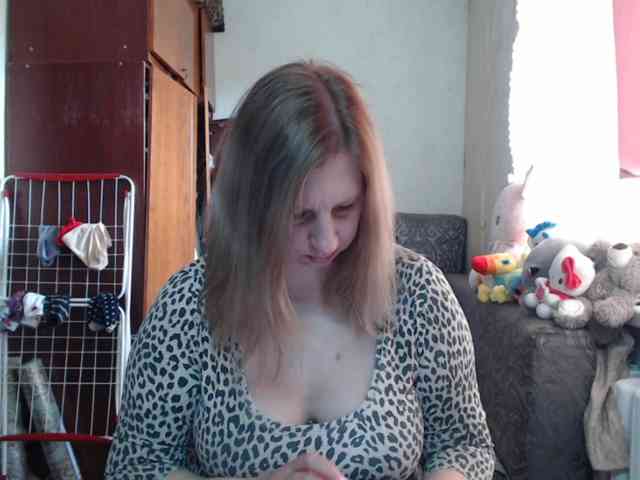 BustyBlondy webcam