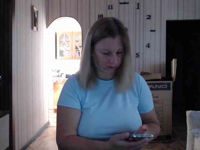 BustyBlondy webcam