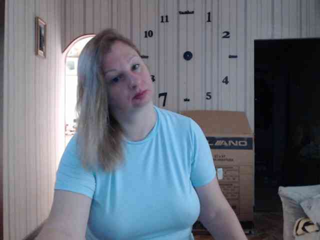 BustyBlondy webcam