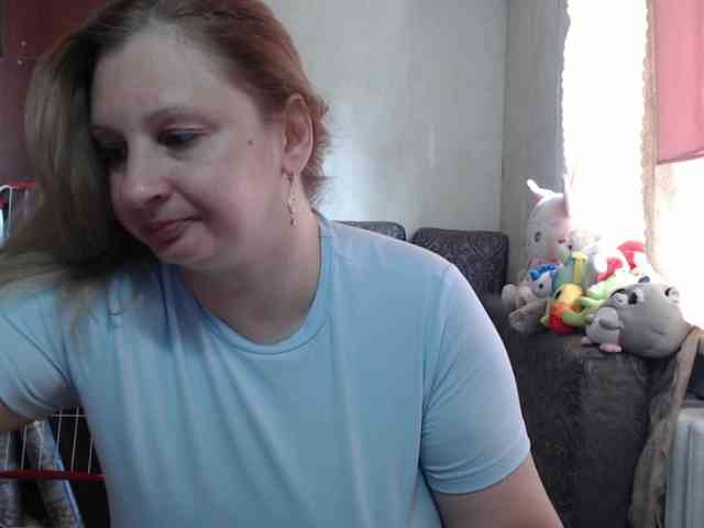 BustyBlondy webcam