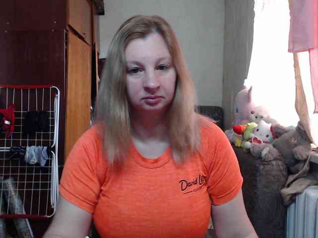 BustyBlondy webcam