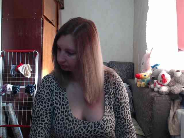 BustyBlondy webcam