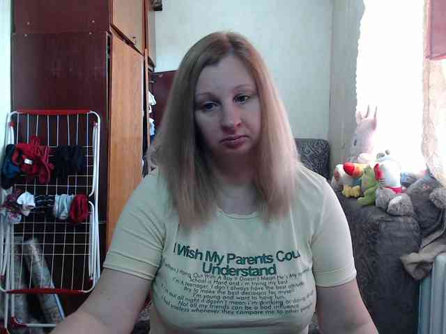 BustyBlondy webcam