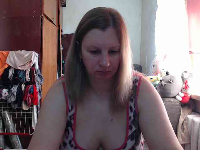 BustyBlondy webcam