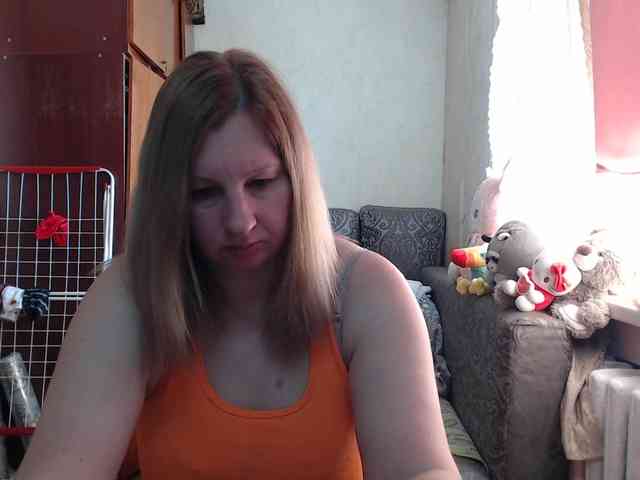 BustyBlondy webcam