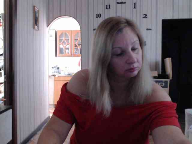 BustyBlondy webcam