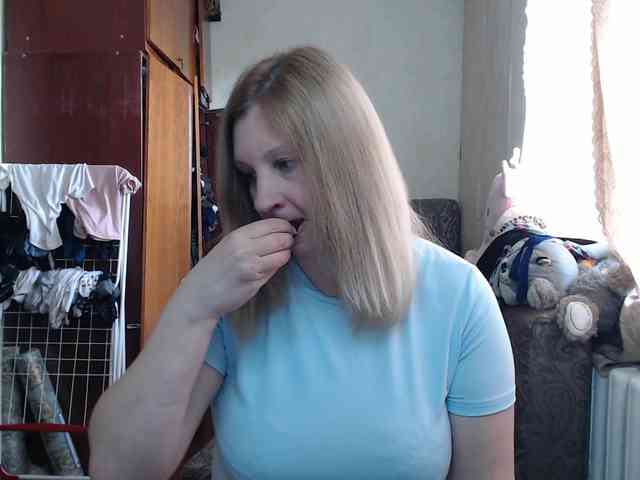 cam adult BustyBlondy