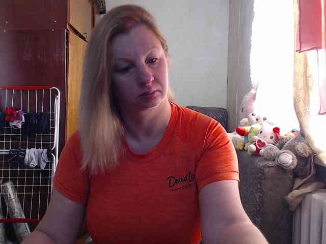 BustyBlondy webcam