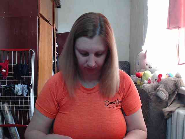 BustyBlondy webcam