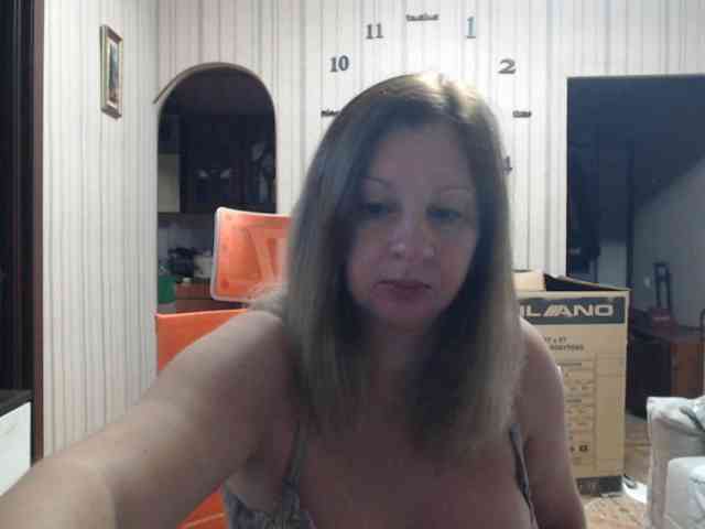 BustyBlondy webcam
