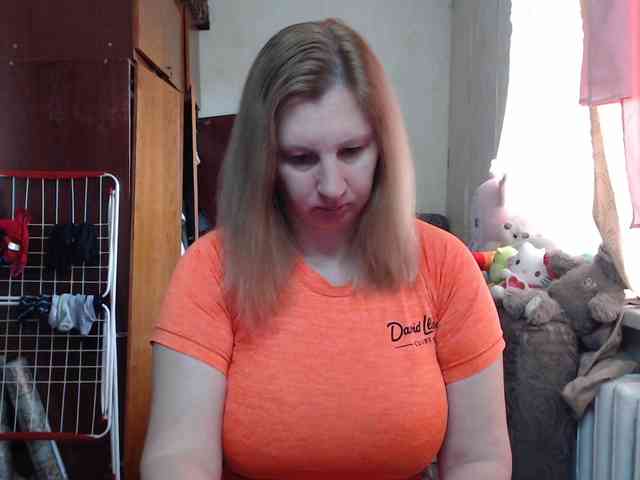 BustyBlondy webcam