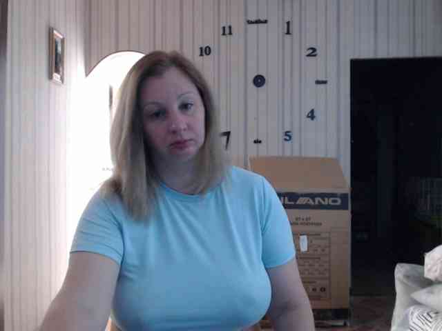 BustyBlondy webcam