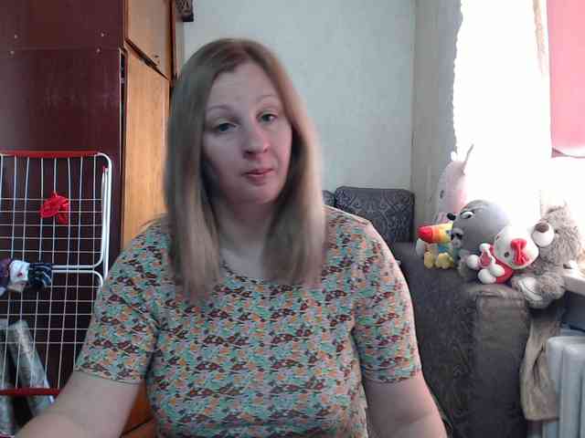 BustyBlondy webcam