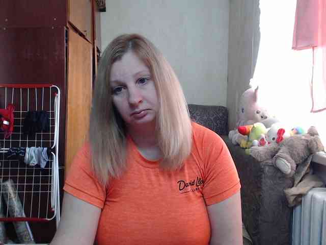 BustyBlondy webcam