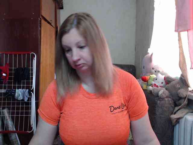 BustyBlondy webcam