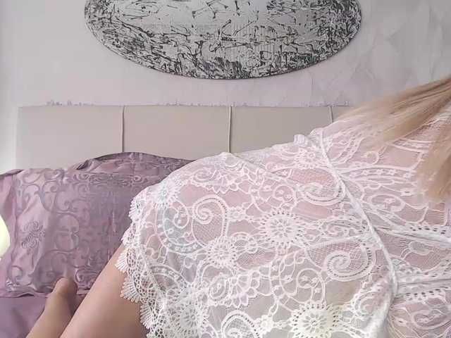 SamantaBlondy live cam on BongaCams