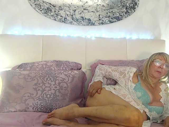 SamantaBlondy live cam on BongaCams