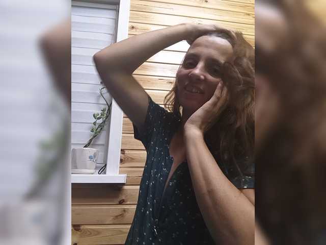 MarinaQwert live cam on BongaCams