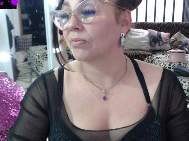 Myrnasexxx live cam preview