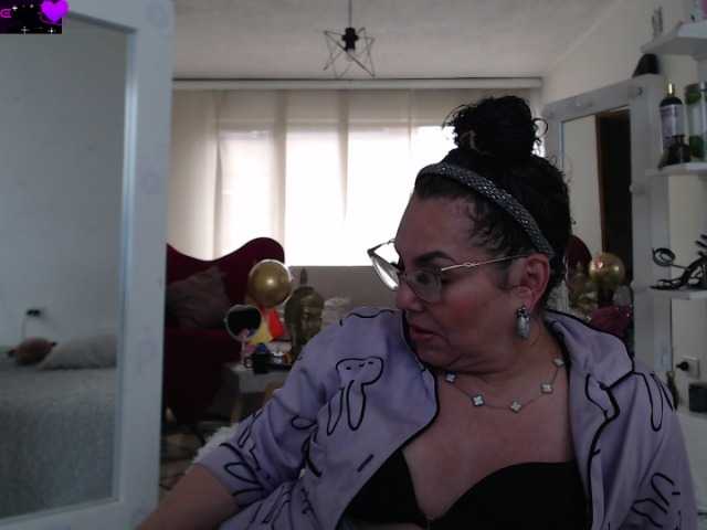 Myrnasexxx live cam on BongaCams
