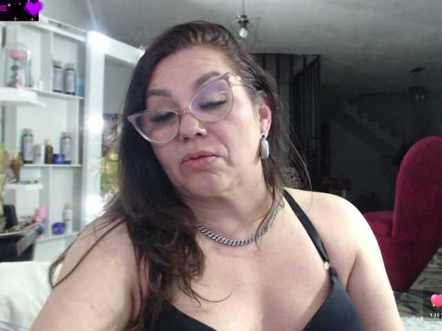 Myrnasexxx live cam on BongaCams