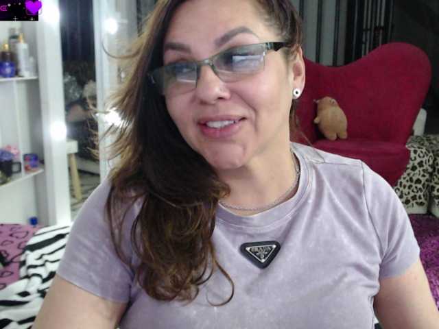 Myrnasexxx live cam on BongaCams