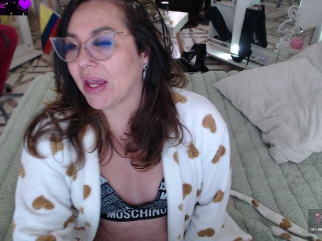 Myrnasexxx live cam on BongaCams