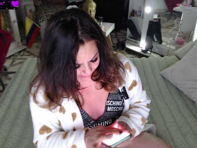 Myrnasexxx live cam on BongaCams