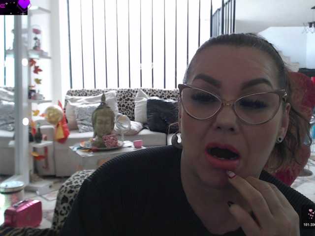 Myrnasexxx live cam on BongaCams
