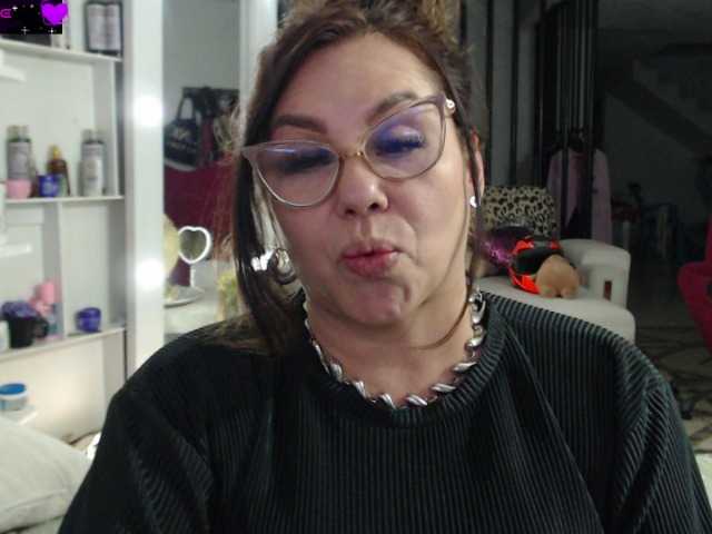 Myrnasexxx live cam on BongaCams