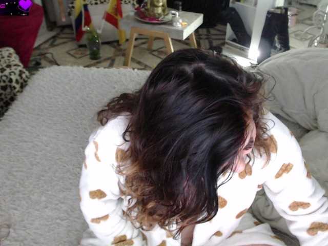 Myrnasexxx live cam on BongaCams