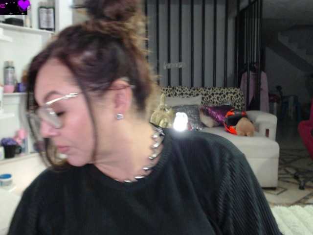 Myrnasexxx live cam on BongaCams