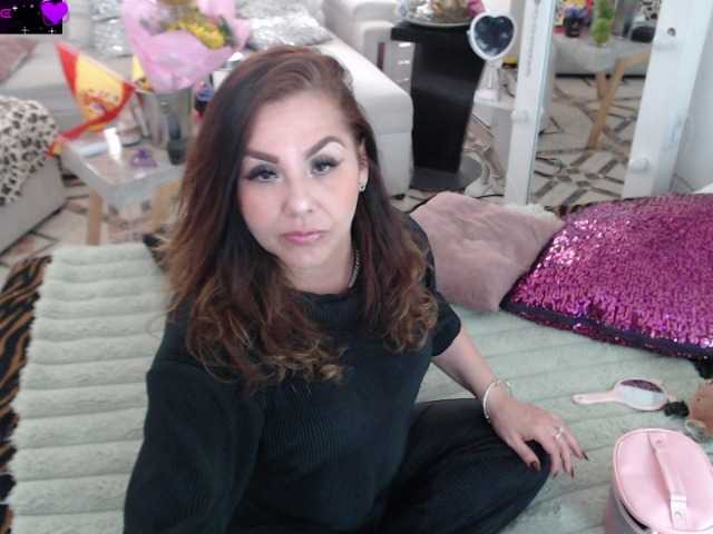 Myrnasexxx live cam on BongaCams