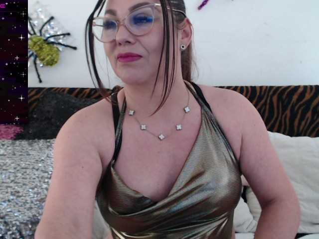 Myrnasexxx, en vivo ahora en BongaCams