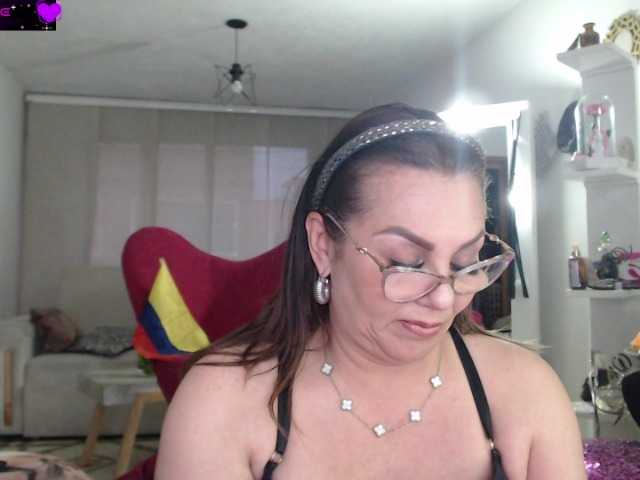 Myrnasexxx live cam on BongaCams