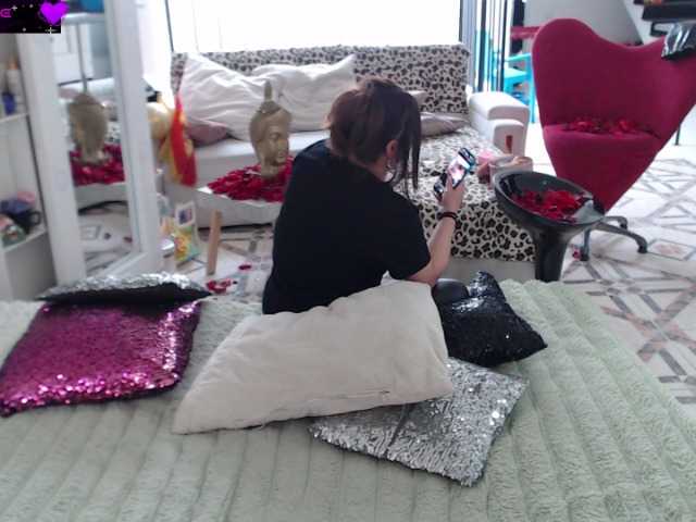 Myrnasexxx live cam preview
