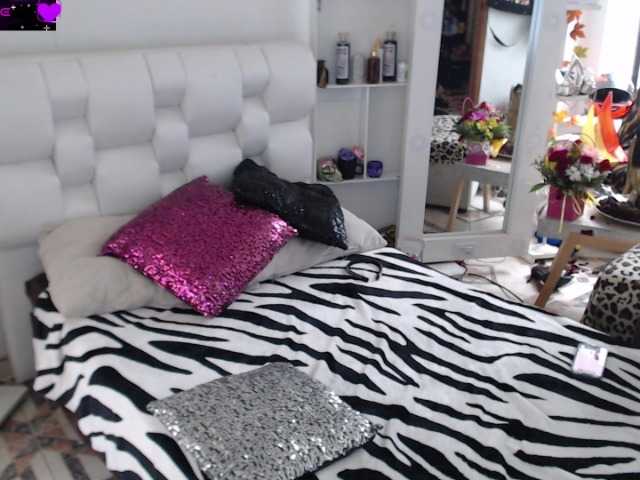 Myrnasexxx live cam on BongaCams