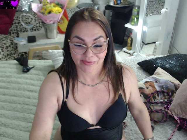 Myrnasexxx live cam on BongaCams