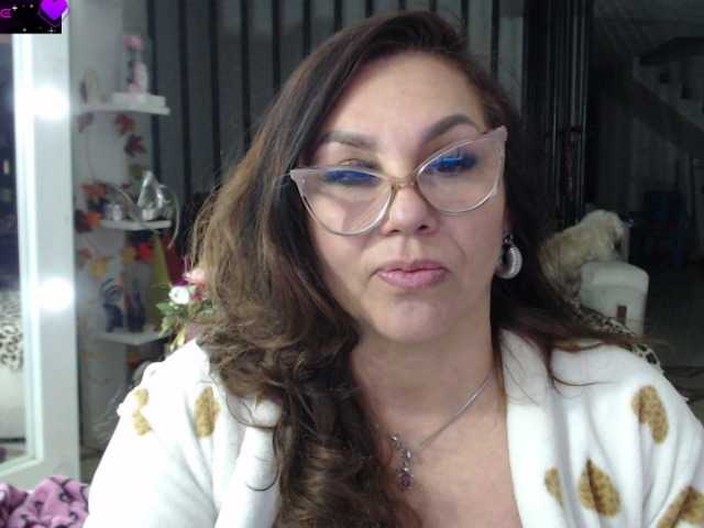 Myrnasexxx live cam on BongaCams