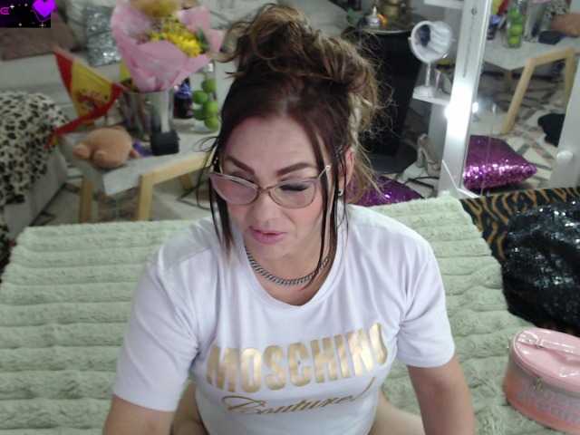 Myrnasexxx live cam on BongaCams