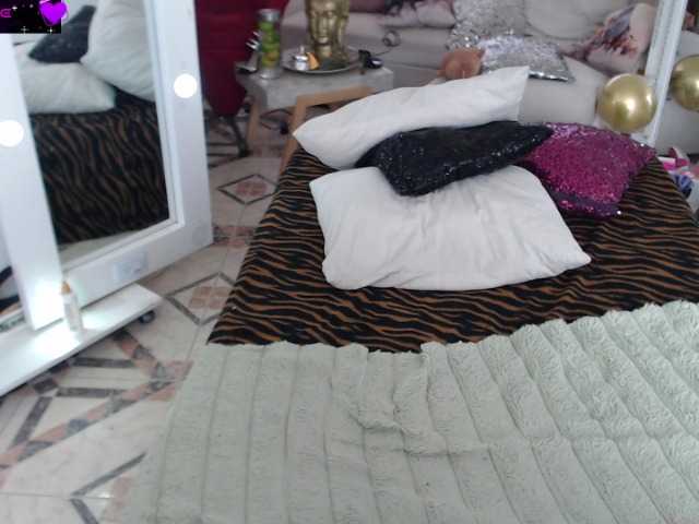 Myrnasexxx live webcam show