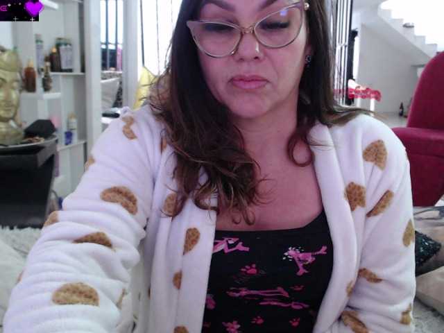 Myrnasexxx live cam on BongaCams