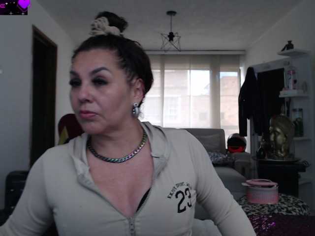 Myrnasexxx live cam on BongaCams