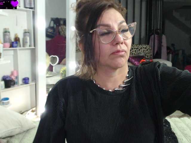 Myrnasexxx live cam on BongaCams