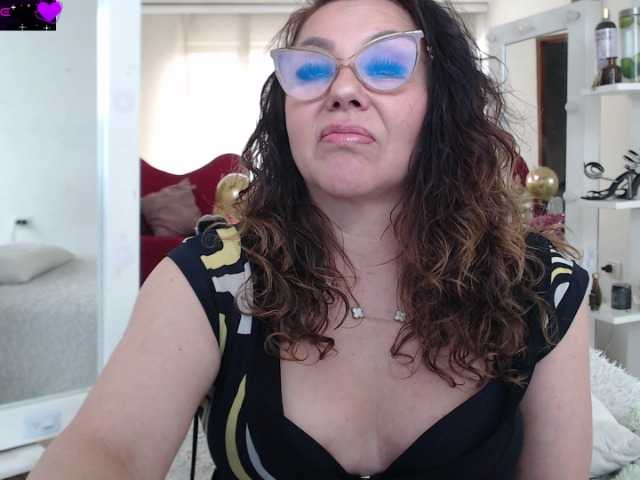 Myrnasexxx live cam on BongaCams