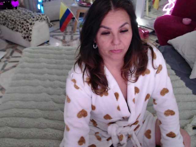 Myrnasexxx live cam on BongaCams