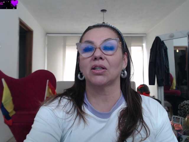 Myrnasexxx live cam on BongaCams