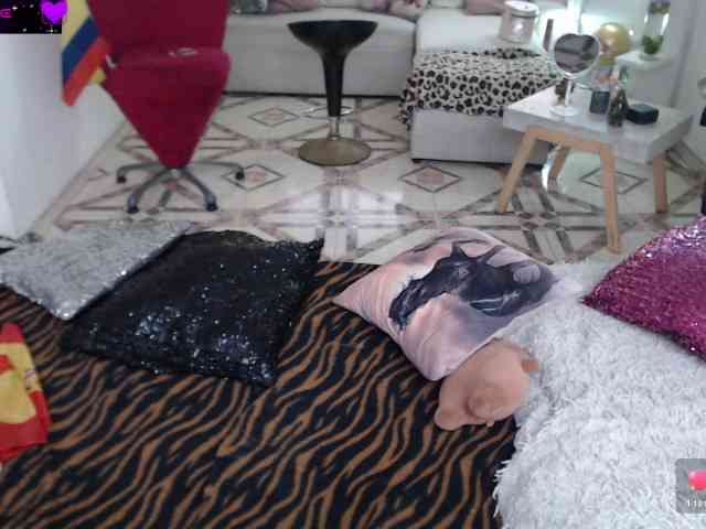 Myrnasexxx webcam