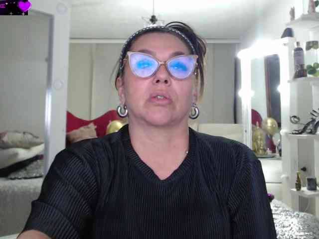 Myrnasexxx webcam