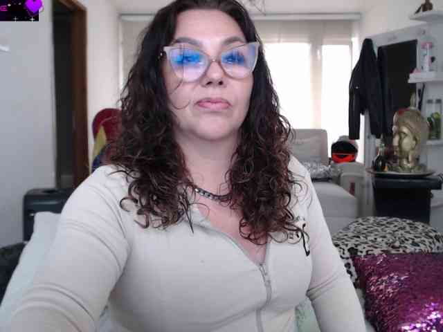 Myrnasexxx webcam